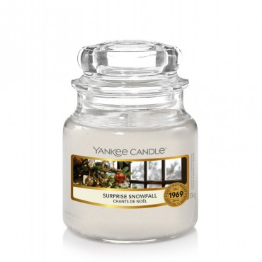 Mała świeca Surprise Snowfal Yankee Candle